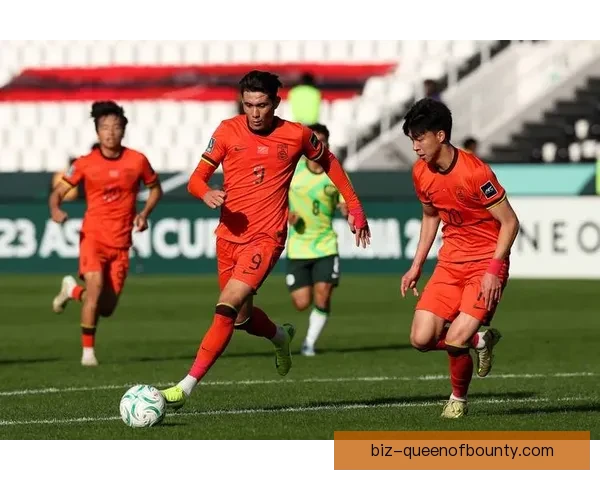 中国男足 U23 友谊赛1比1战平韩国 展现出强大竞争力与团队协作精神